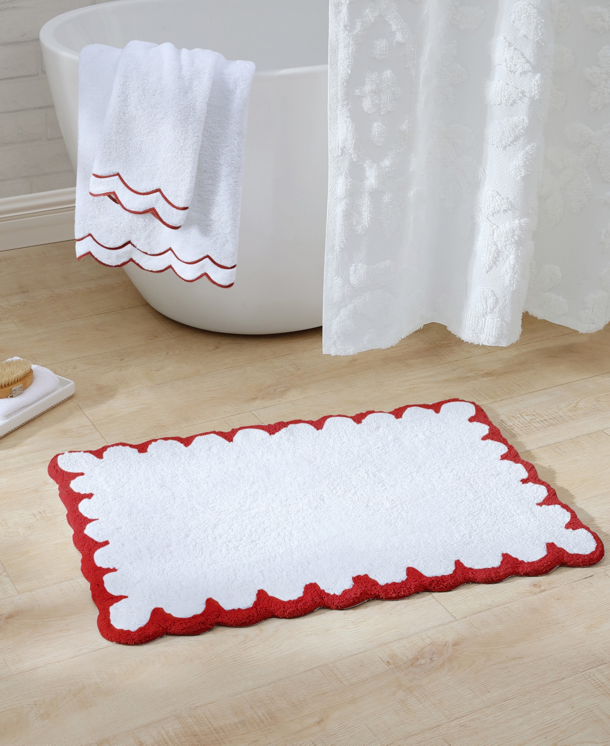 Peri Home Scallop Detail Cotton Bath Mat In Red