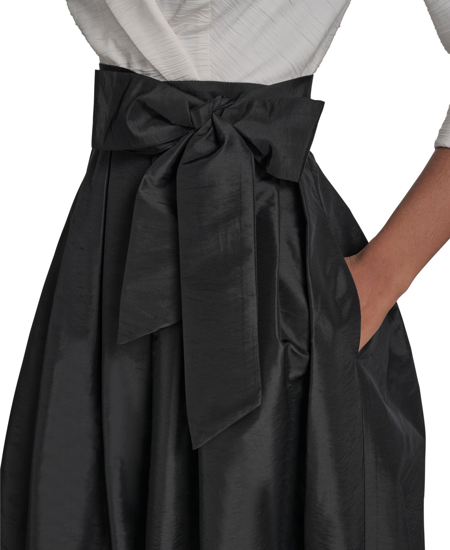 Women's Colorblocked V-Neck Ball Gown