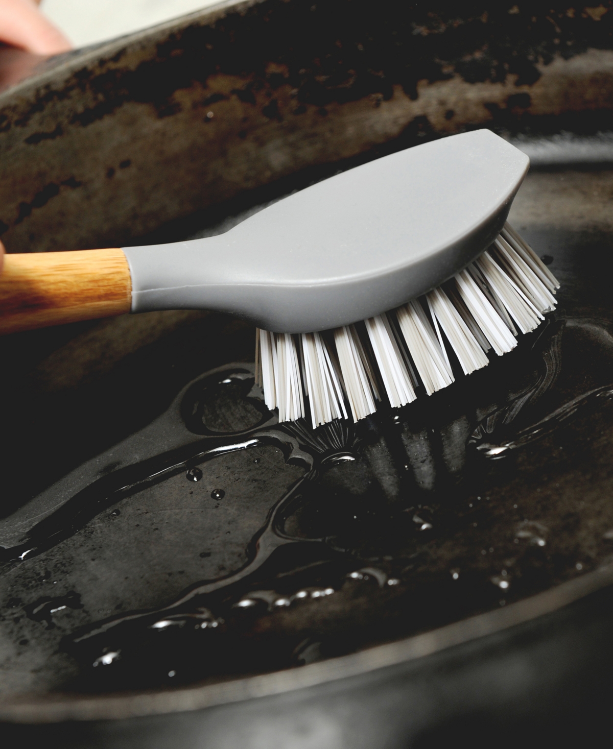 Full Circle Tenacious C Cast 9.84" Iron Brush Scraper