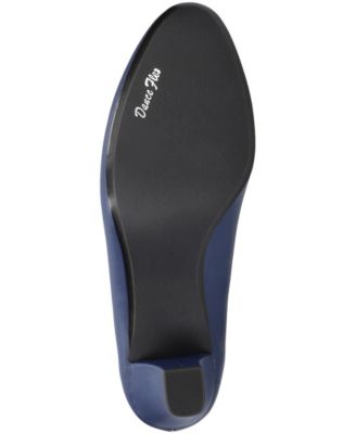 Women's Kata Round-Toe Slip-On Pumps