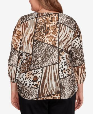 Plus Size Classic Puff Print Animal Colorblock Keyhole Neck Top
