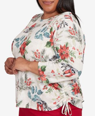 Plus Size Classic Holiday Poinsettias Crew Neck Top