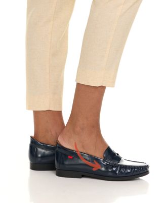 Womens Newbury Street Hands-Free Slip On Technology Penny Loafers