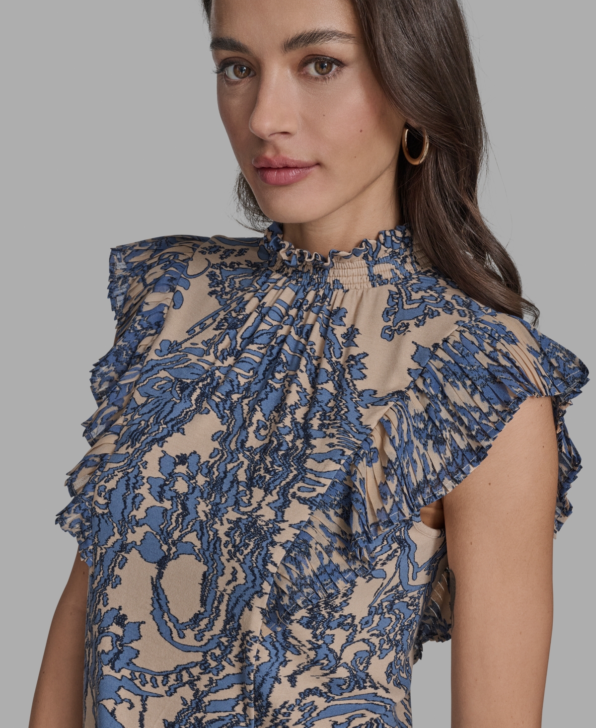 Bcbg Women's Printed Mock Neck Knit Flutter-sleeve Top In Blue