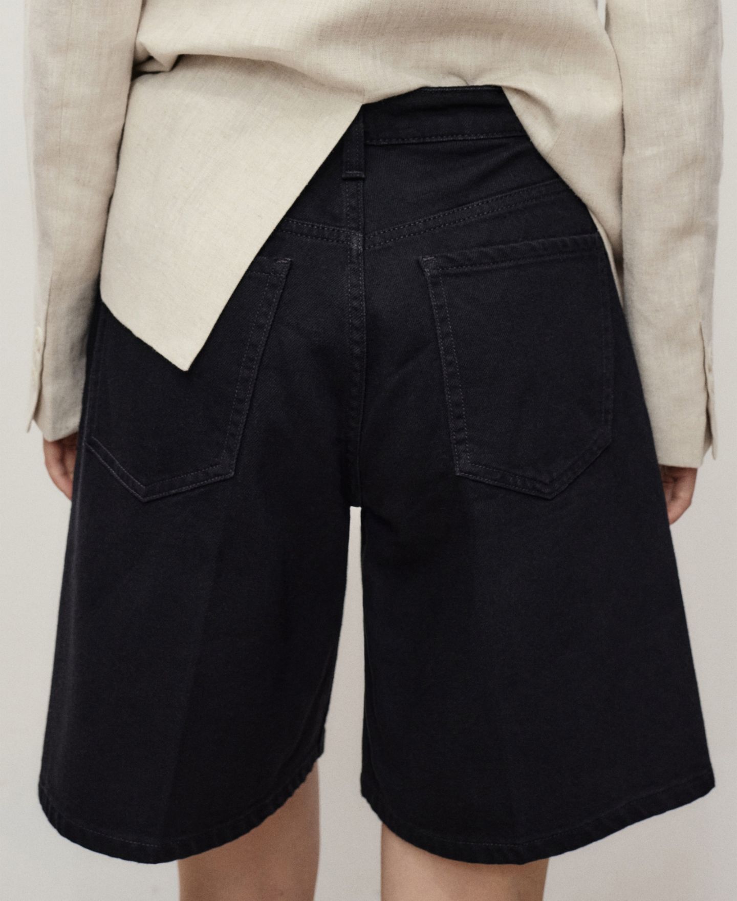 Женские шорты Mango High-Waisted Denim Bermuda, цвет: Чёрный джинсовый — фото 2