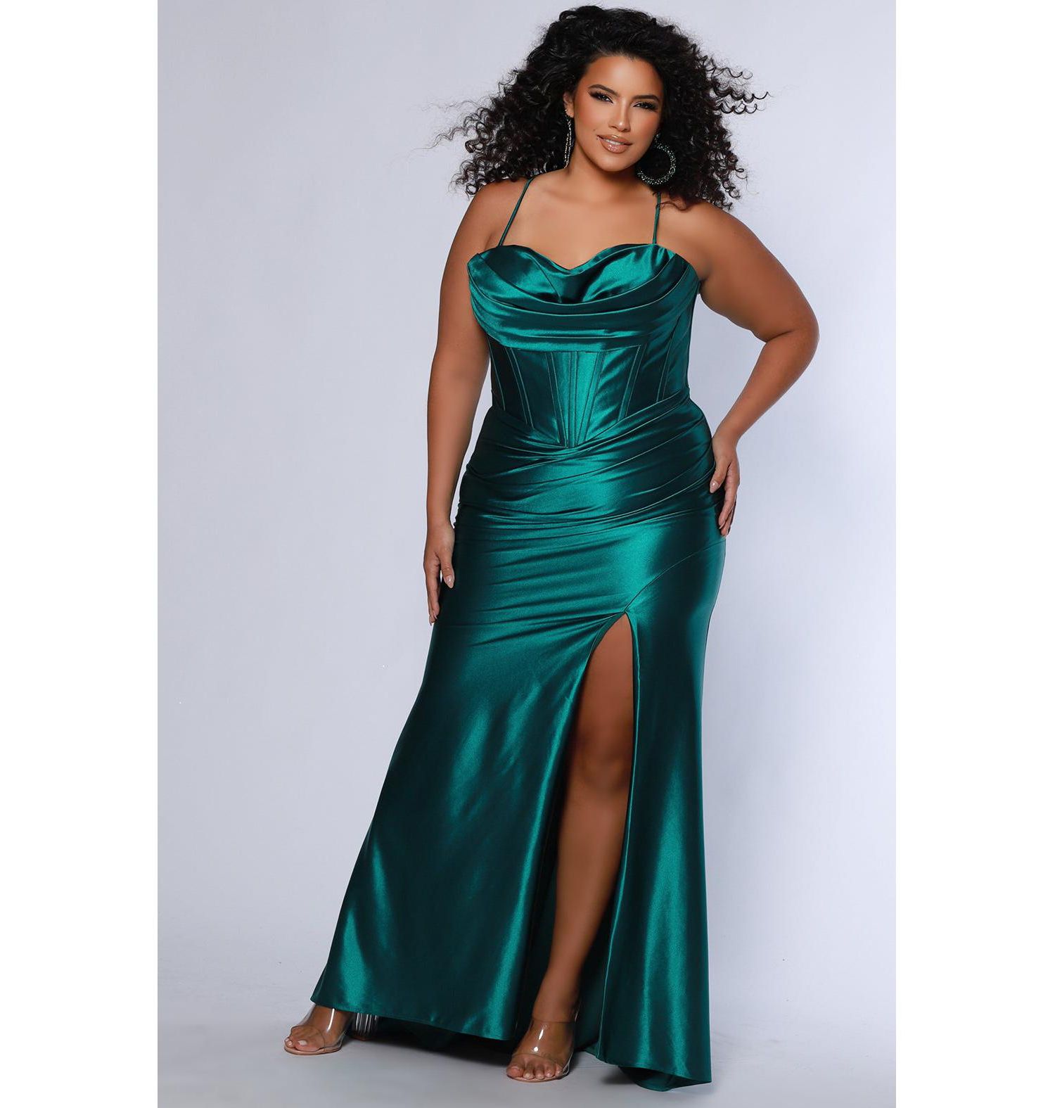 Women's Pleated Draped Sweetheart Neckline Slim Fitted Plus Size Gown