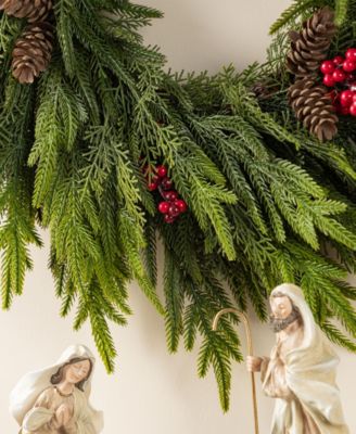 24" Polyethylene Christmas Dripping Wreath