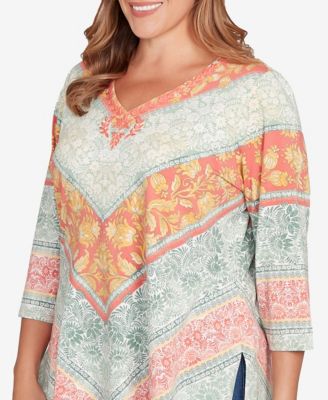 Plus Size Embellished Floral Knit Top