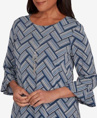 Women's Chevron Textured Knit Top with Necklace