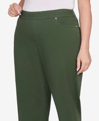Plus Size Mount Laurel Allure Front Pocket Pull On Medium Length Pants