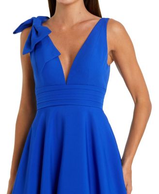 Women's Crepe Sleeveless Plunge Neck Ballgown With Bow Dresses