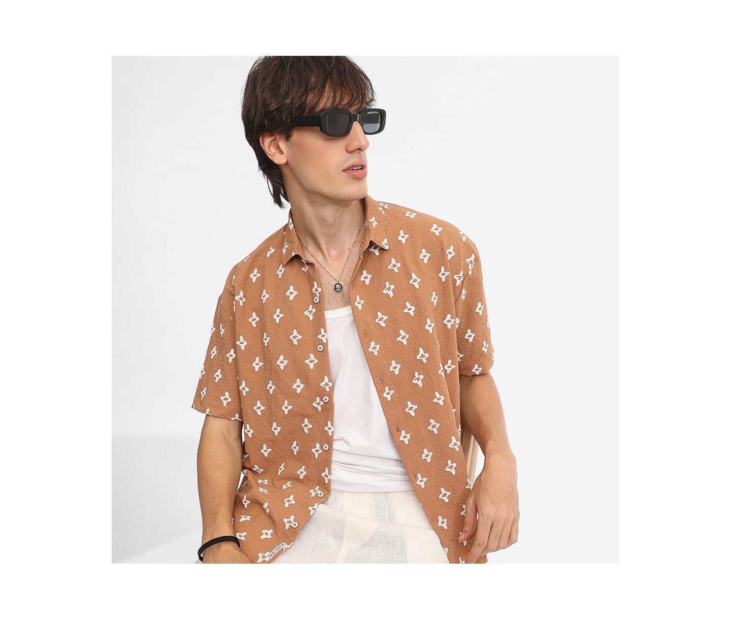 Мужская рубашка Cahoot Campus Sutra Tan Floral-Tactile Oversized, цвет: Коричневый — фото 4