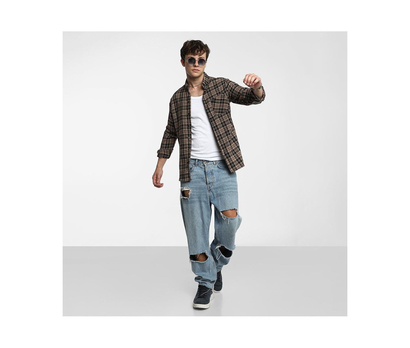 Мужская рубашка Cahoot Campus Sutra Tan Brown & Charcoal Black Tartan Plaid, цвет: Чёрный — фото 4