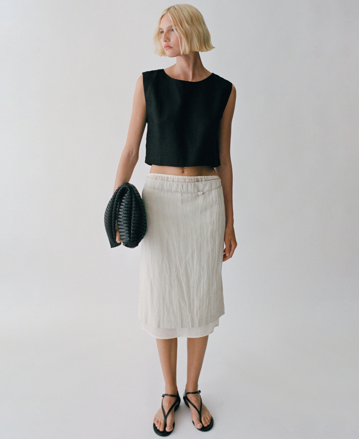 Mango Linen Crop Top In Black