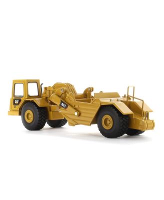 1:64 Cat 611 Wheel Tractor Scraper - Diecast Masters