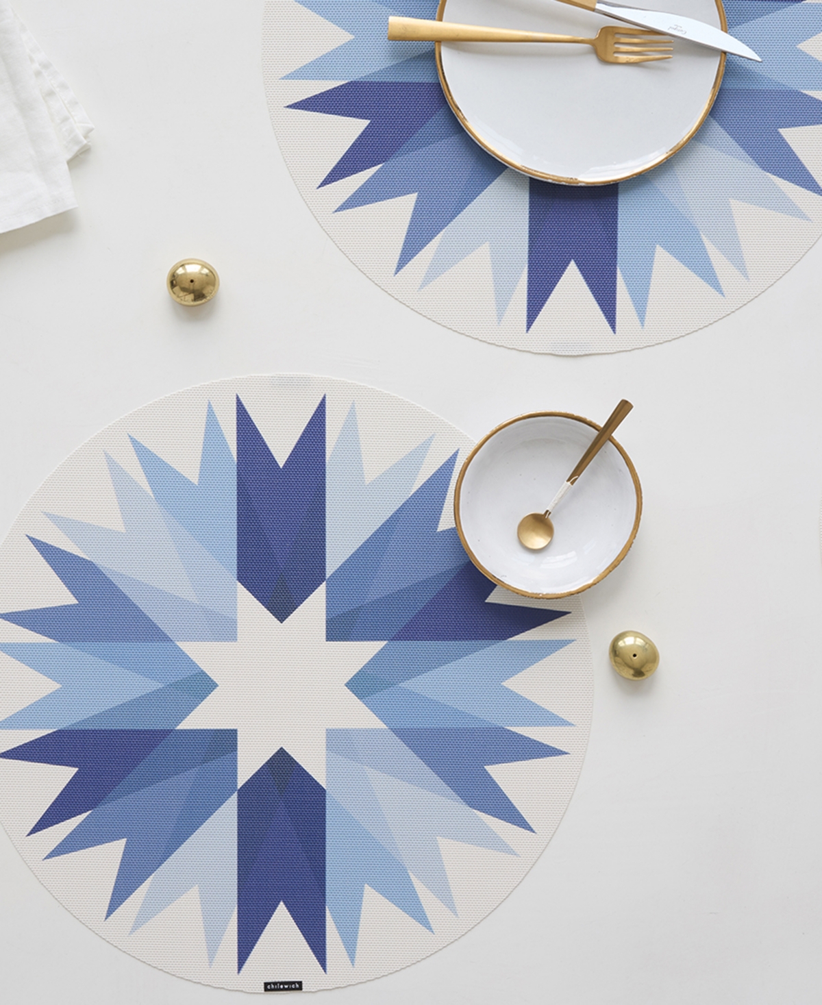 Chilewich Bow-print Round Placemat, 15" In Gray