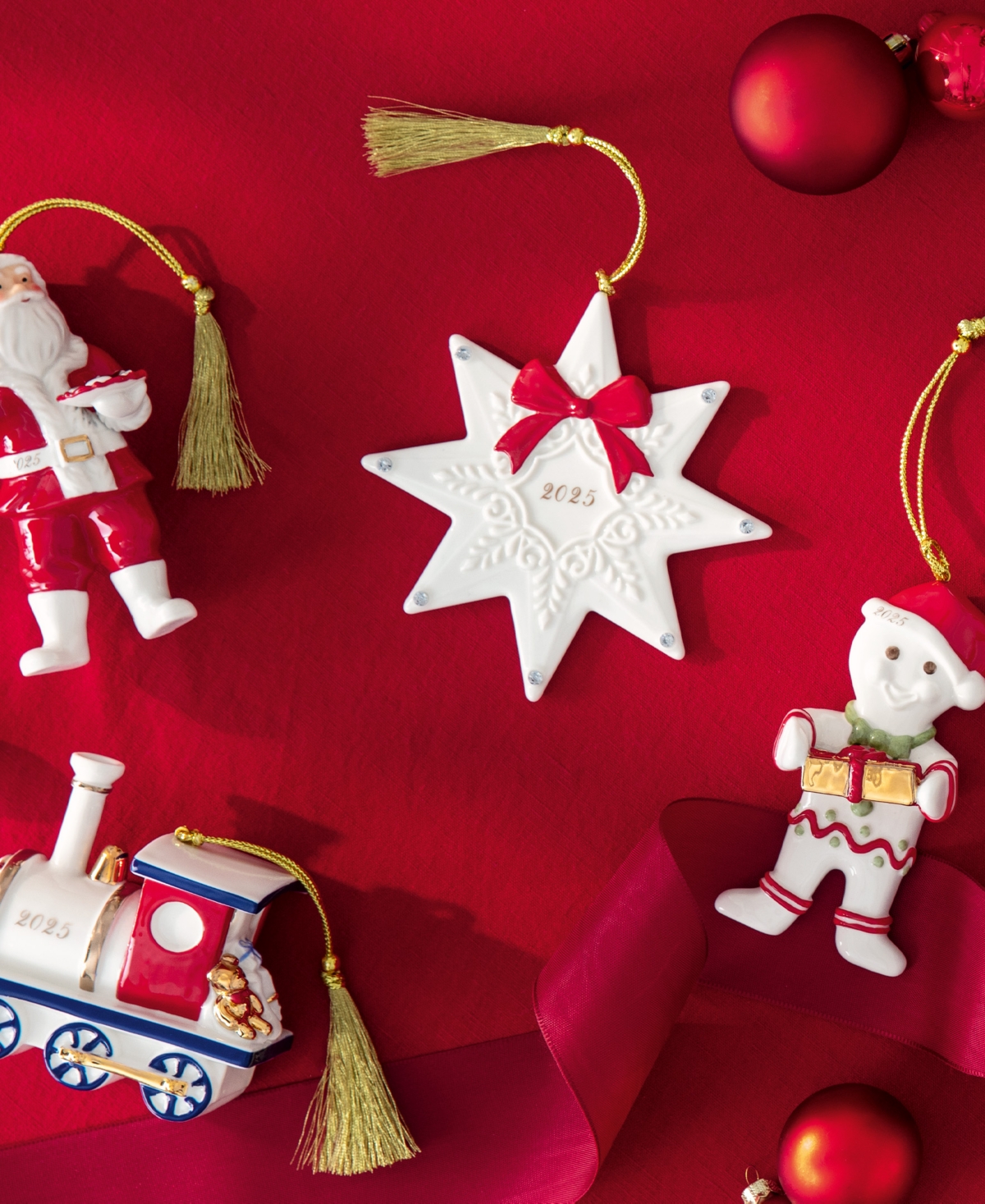 Villeroy & Boch 2025 Christmas Classics Annual Star Ornament In White