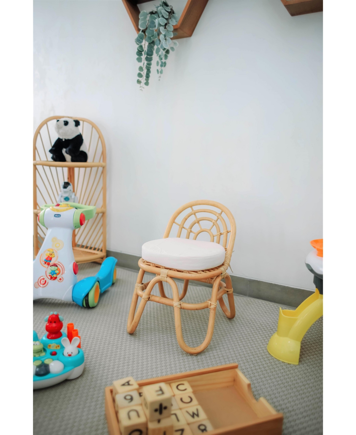 Set of 2 Chairs for Children in Rattan Beige