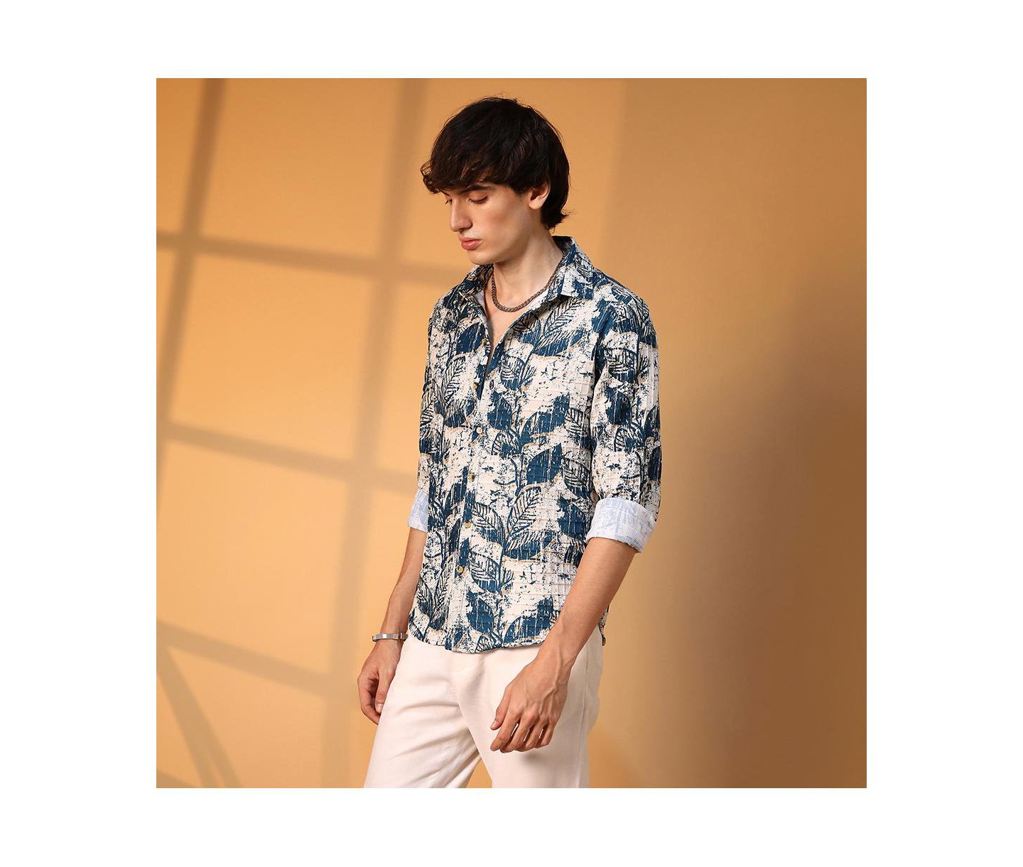 Мужская рубашка Cahoot Campus Sutra Ivory White & Indigo Blue Foliage-Waffle, цвет: Синий — фото 5