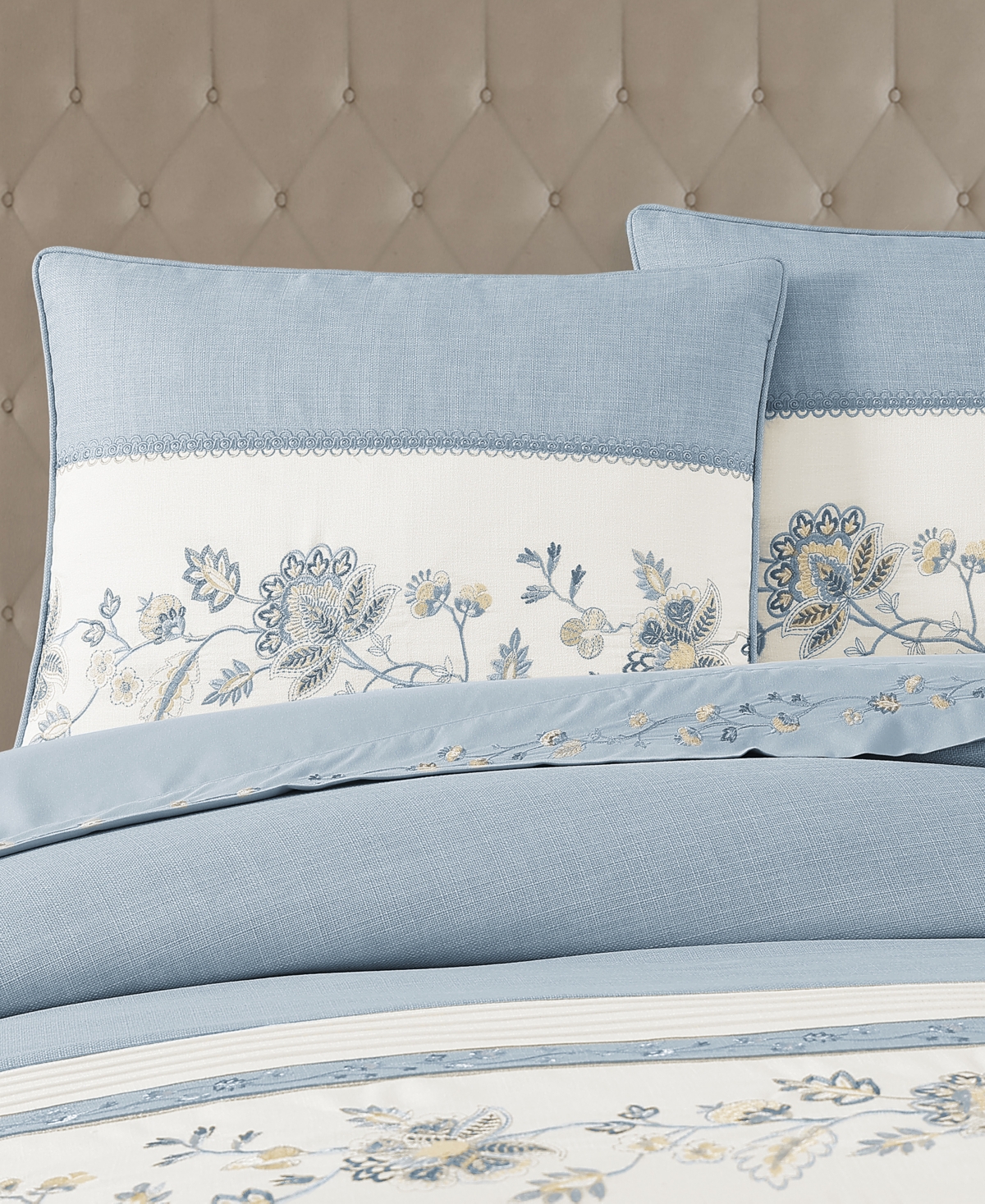 J Queen New York Garden Bloom Embroidered 4-Pc. Comforter Set