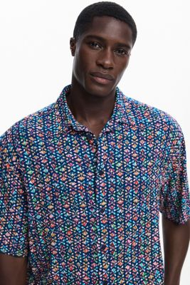 Men's Short-sleeve shirt with ethnic embroidery