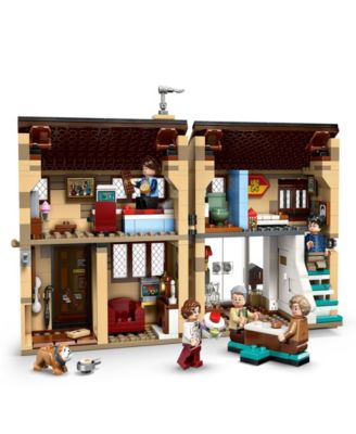Harry Potter Privet Drive Aunt Marge's Visit 76451 Toy Building Set, 639 Pieces