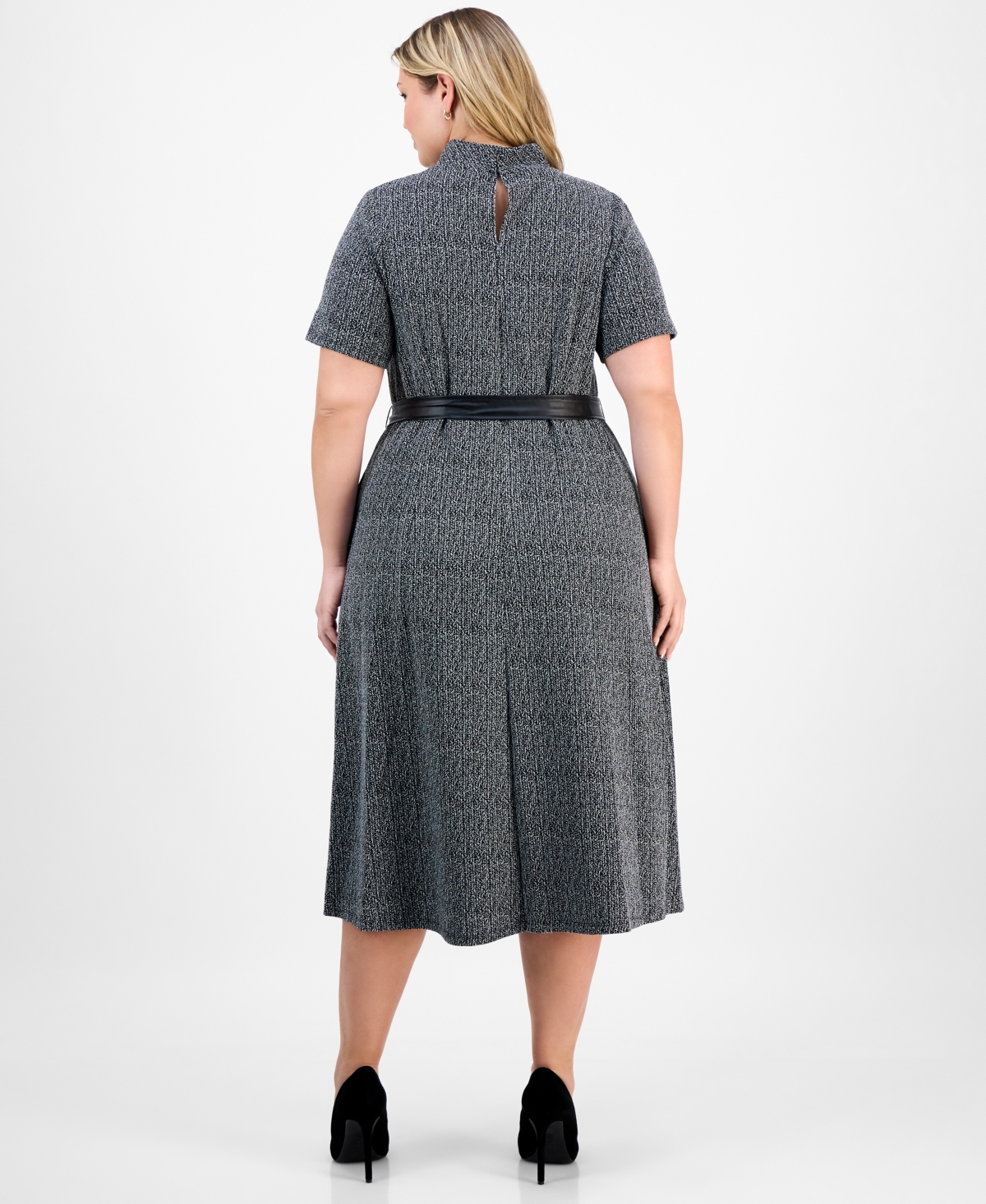 Robbie Bee Plus Size Plus Size Mock Neck Short-sleeve Boucle Midi Dress In Gray