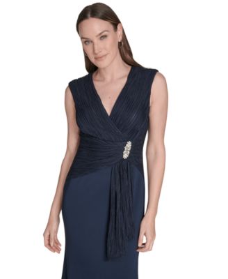 Women's Sleeveless V-Neck Gown