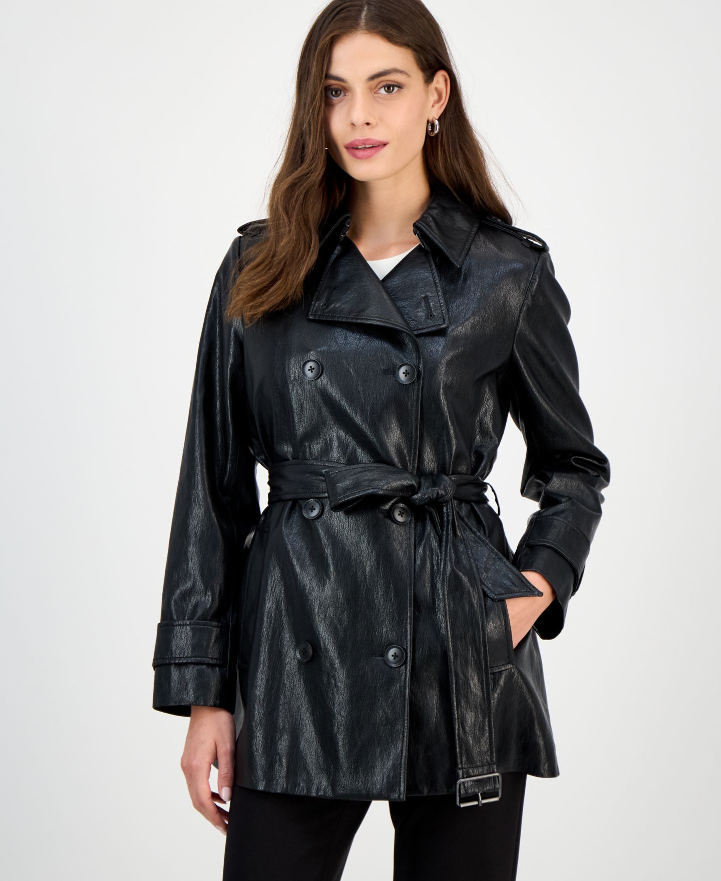 Женское пальто BCBGMAXAZRIA Petite Double-Breasted Faux-Leather Belted Trench, цвет: Чёрный — фото 1