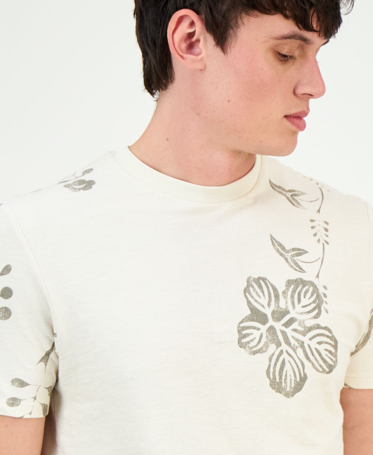 Guess Men's Japanese Floral Graphic T-Shirt