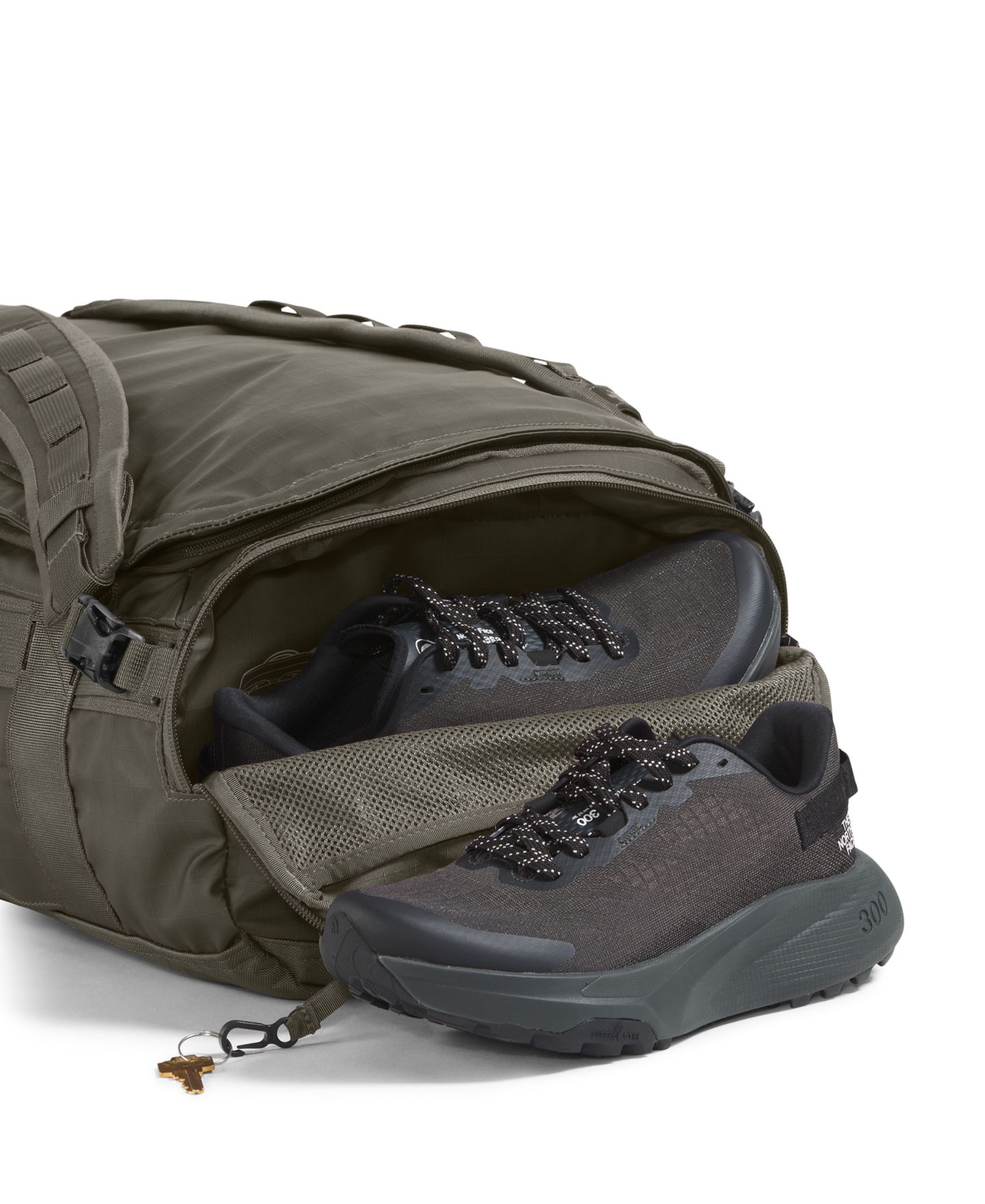 Мужская сумка The North Face Base Camp Voyager Duffel - 32L, цвет: Синий — фото 11