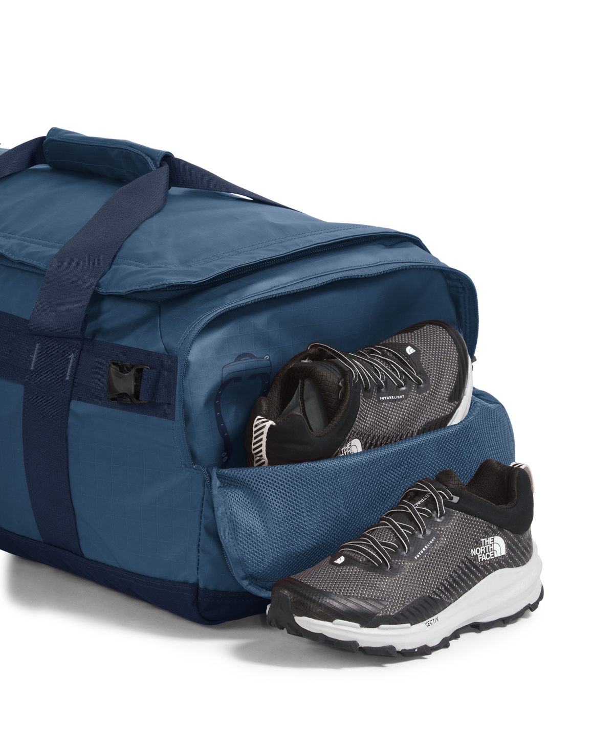The North Face Men's Base Camp Voyager Bag In Blue