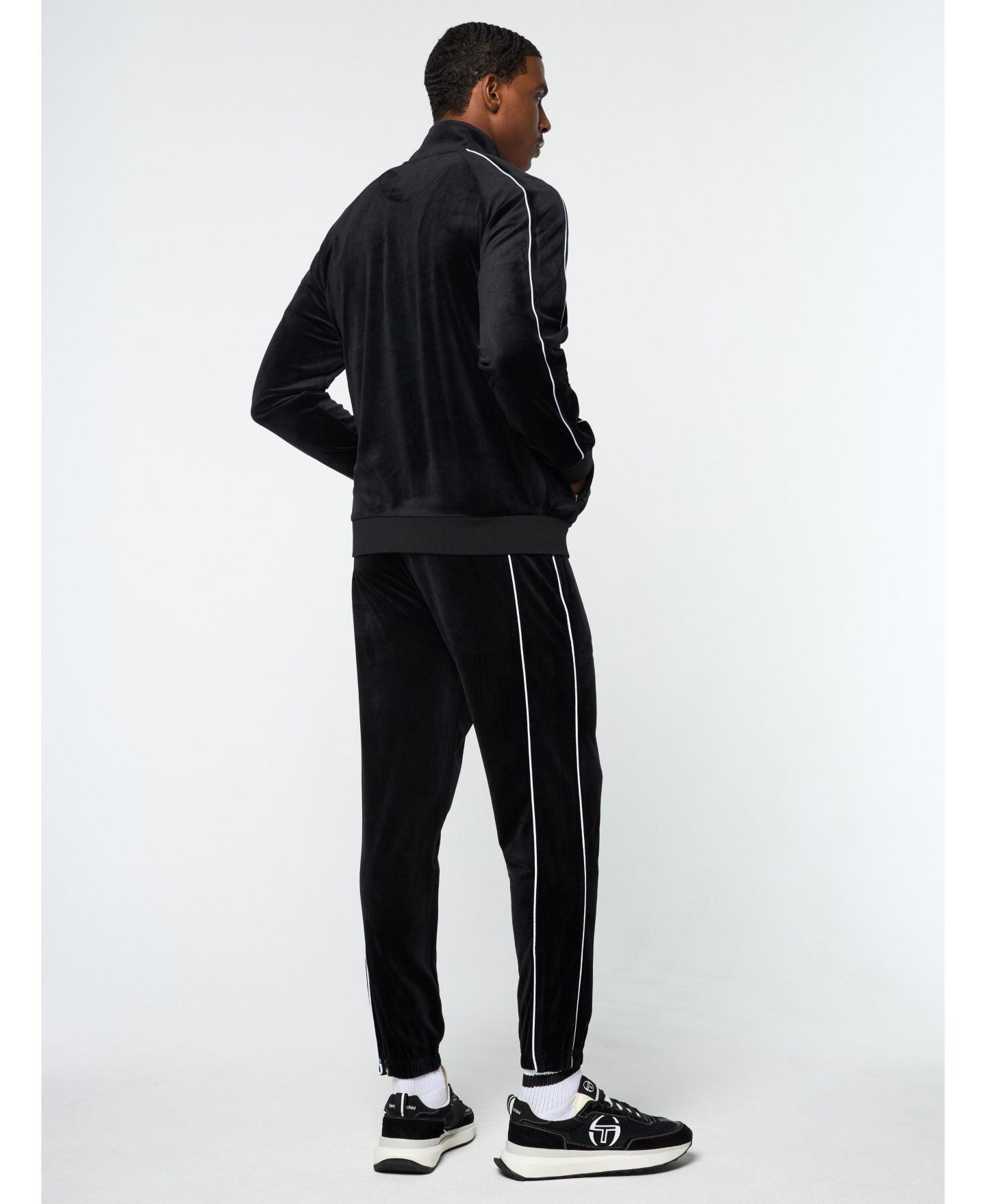 Мужская куртка Sergio Tacchini Lioni Velour Track Jacket, цвет: Чёрный — фото 5