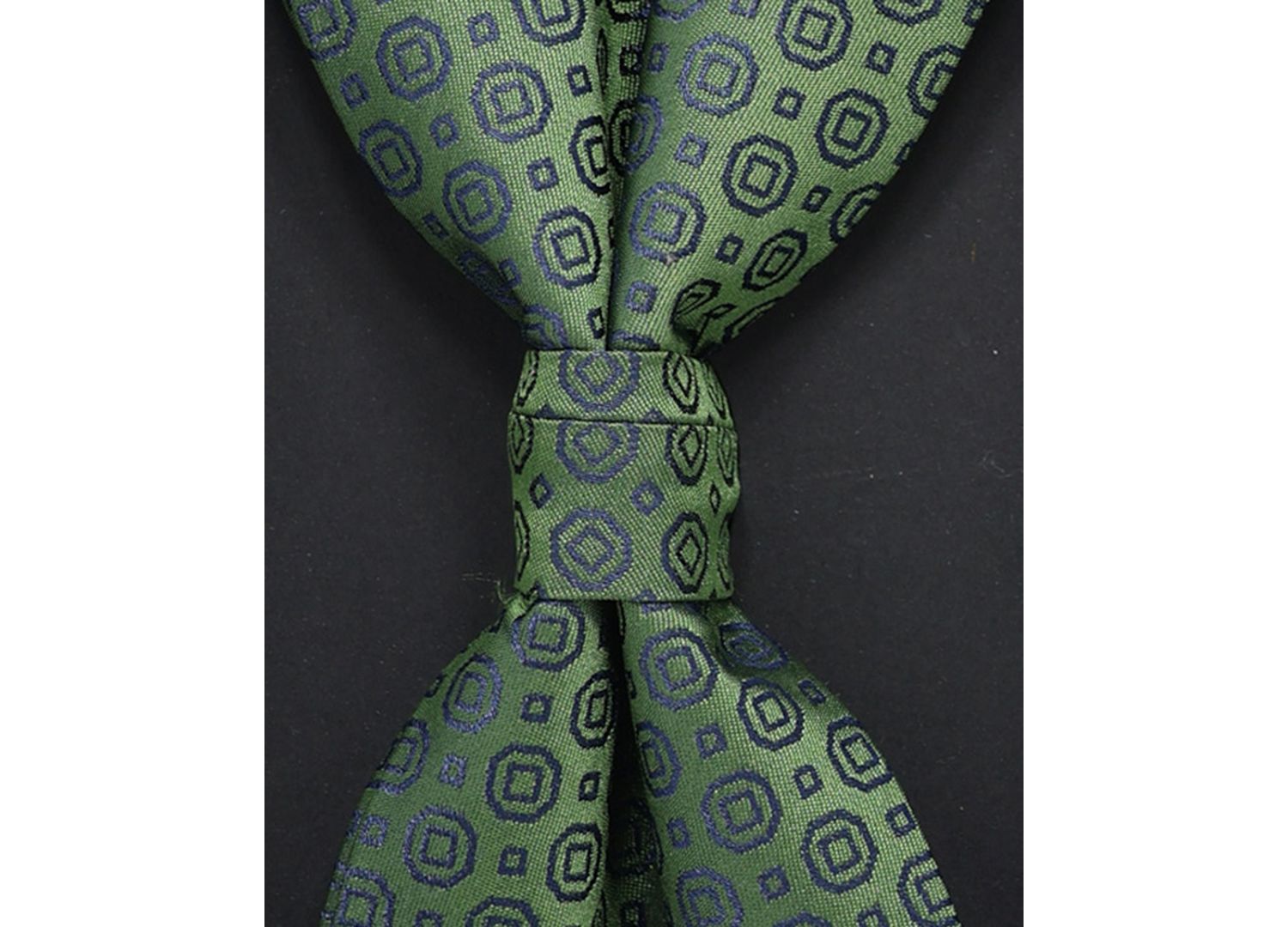 Men's 2-Piece Bow Tie and Lapel Pin Box Set
