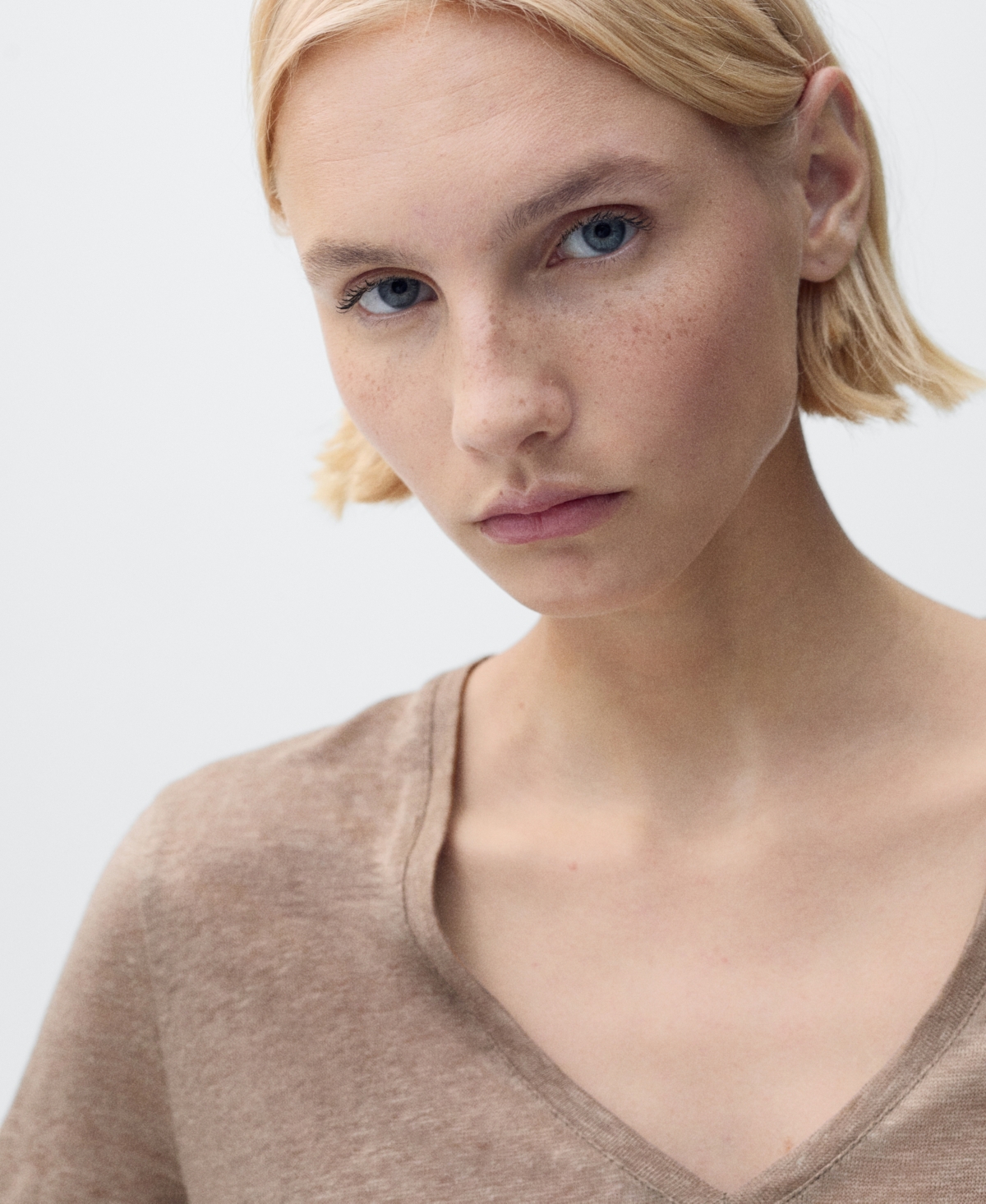 Mango Women's V-Neck Linen T-Shirt