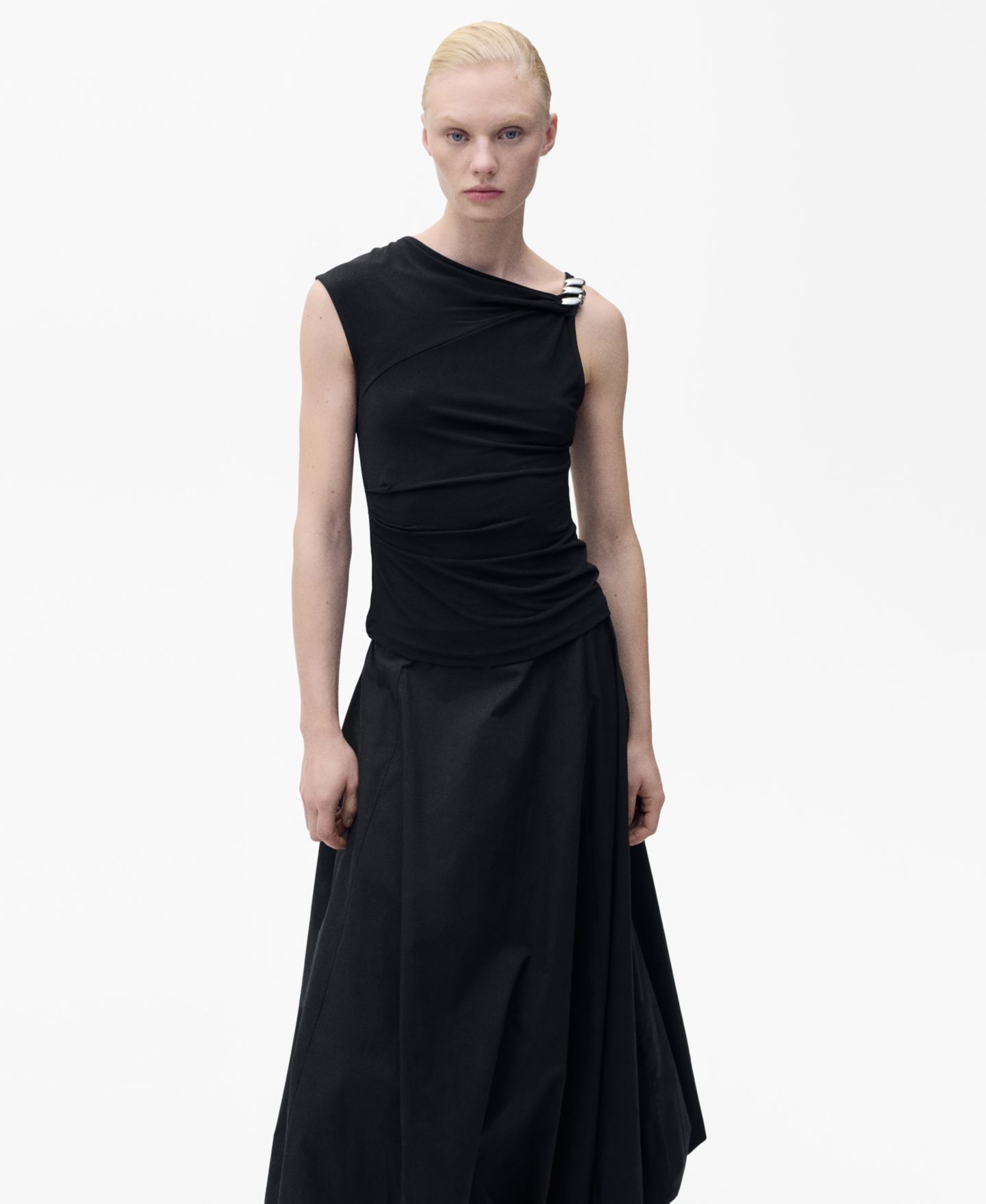 Женский топ Mango Metallic Applique Asymmetrical, цвет: Чёрный — фото 1