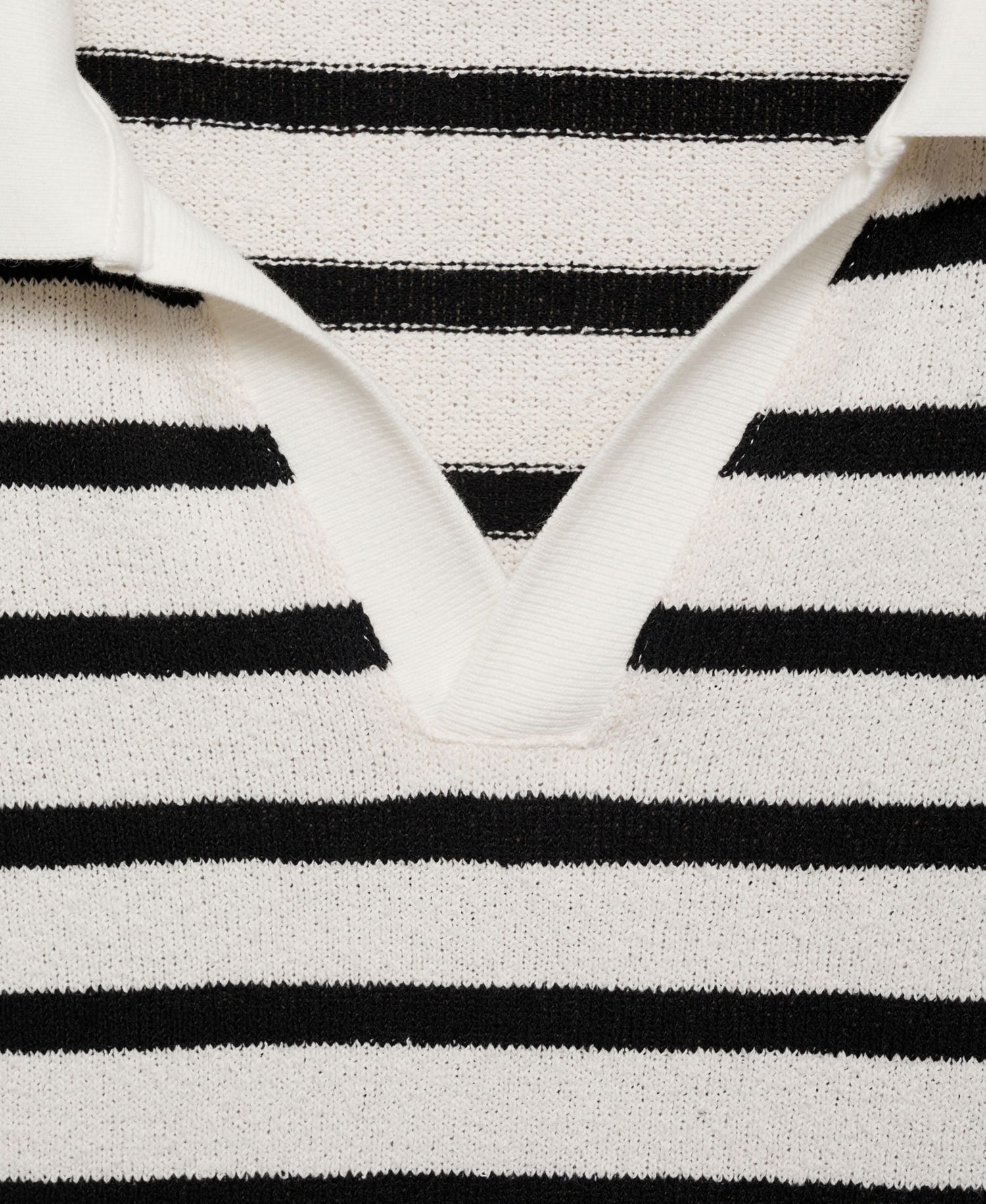 Men's Striped Textured Knitted Polo Shirt