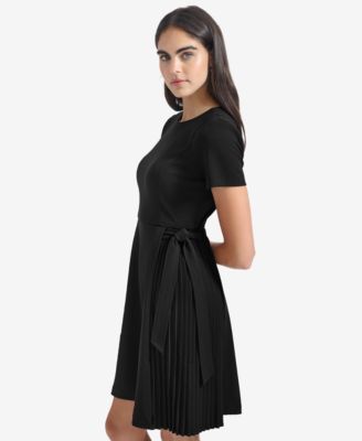 Women's Short Sleeve Pleat Dress
