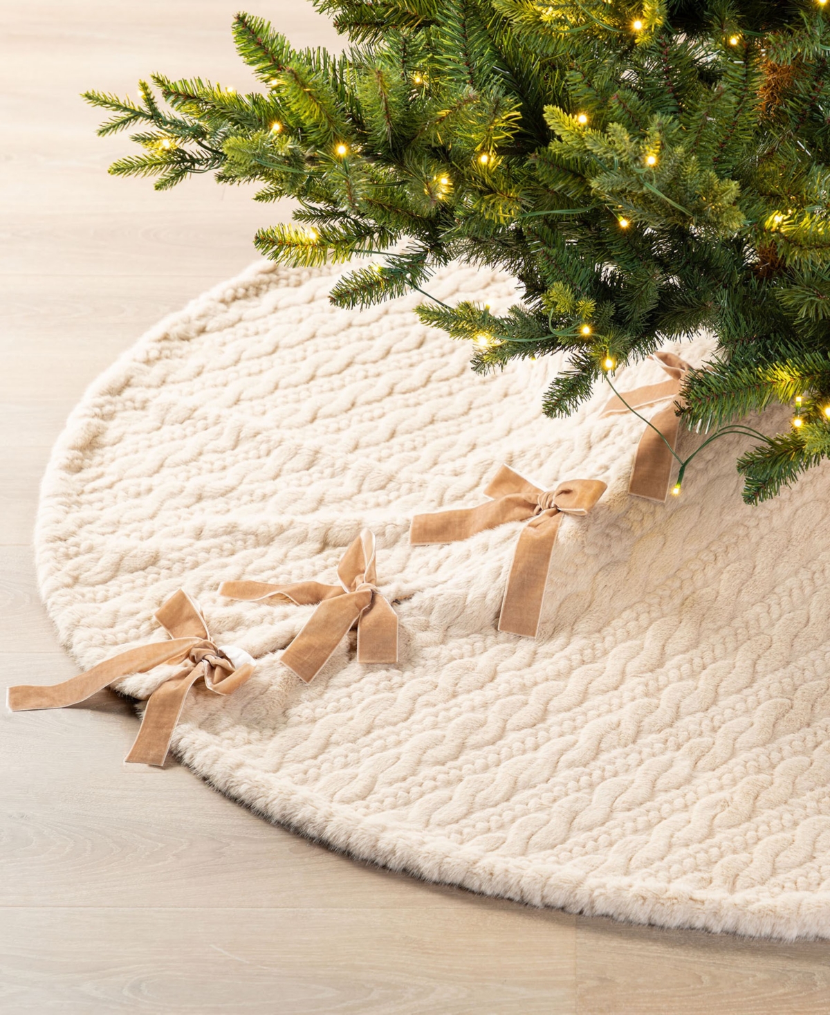 Glitzhome 60" Deluxe Reversible Christmas Tree Skirt In Multi