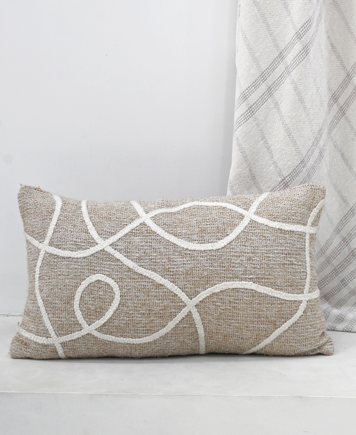 Vibhsa Linden Street Handwoven Decorative Pillow, 14" X 24" In Neutral