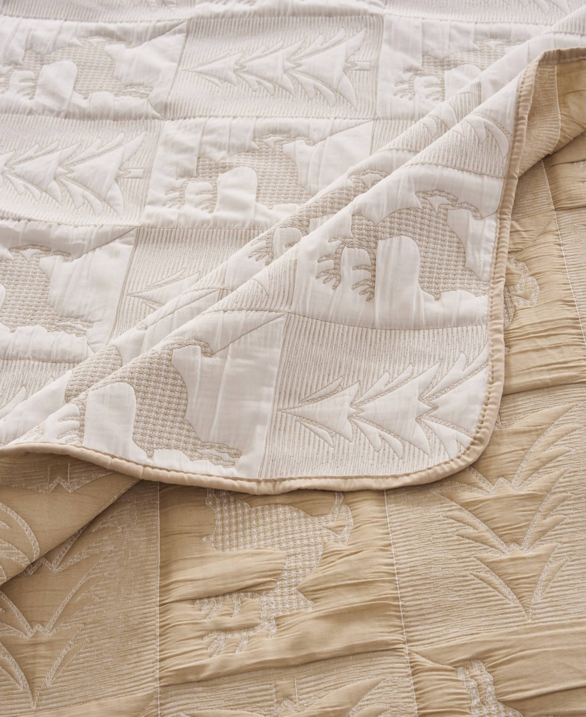 Greenland Home Fashions Reindeer Games Holiday Matelasse 3-pc. Coverlet Set, King In White