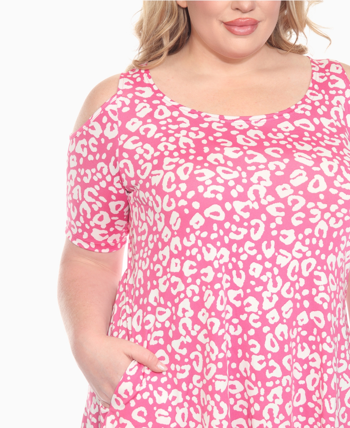 White Mark Plus Size Cold Shoulder Leopard Print Short Sleeve Knit Top In Pink
