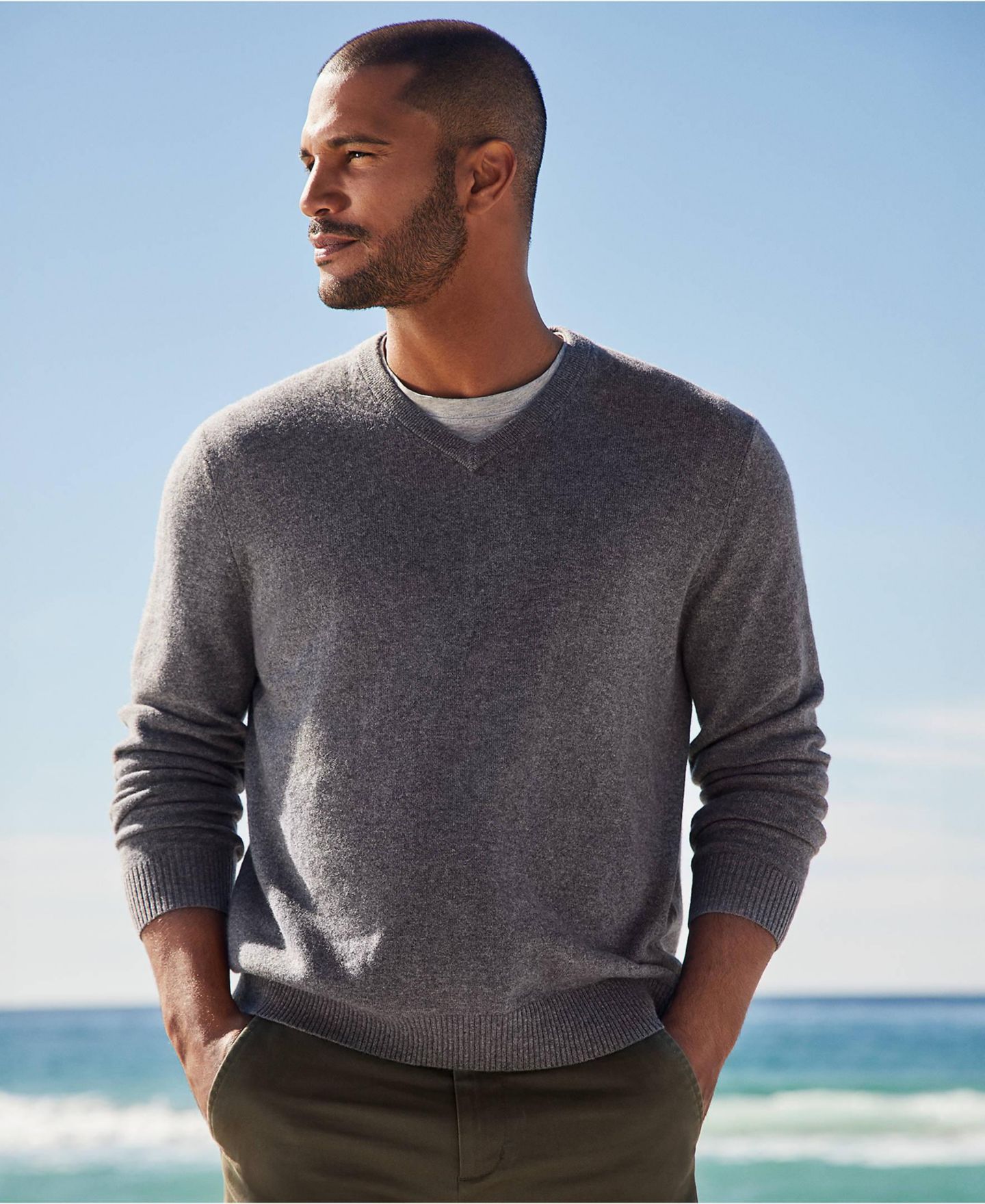 Мужской свитер Lands' End Fine Gauge Cashmere V-neck, цвет: Угольный меланжевый — фото 4