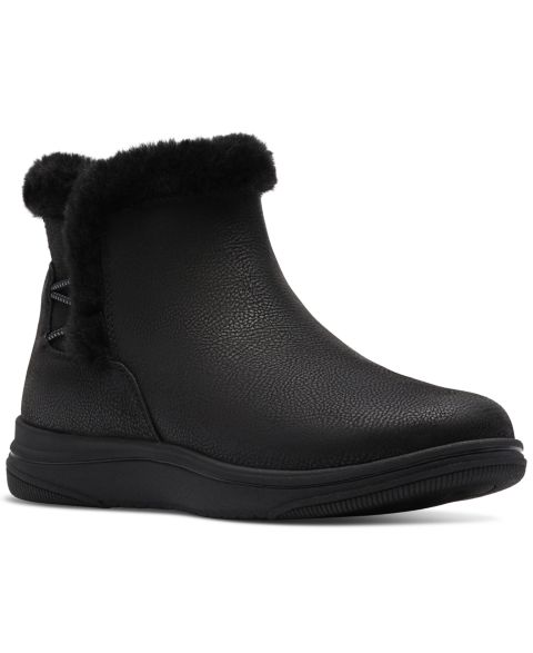 Женские ботинки Clarks Breeze Faux Fur Round Toe Booties, цвет: Чёрный