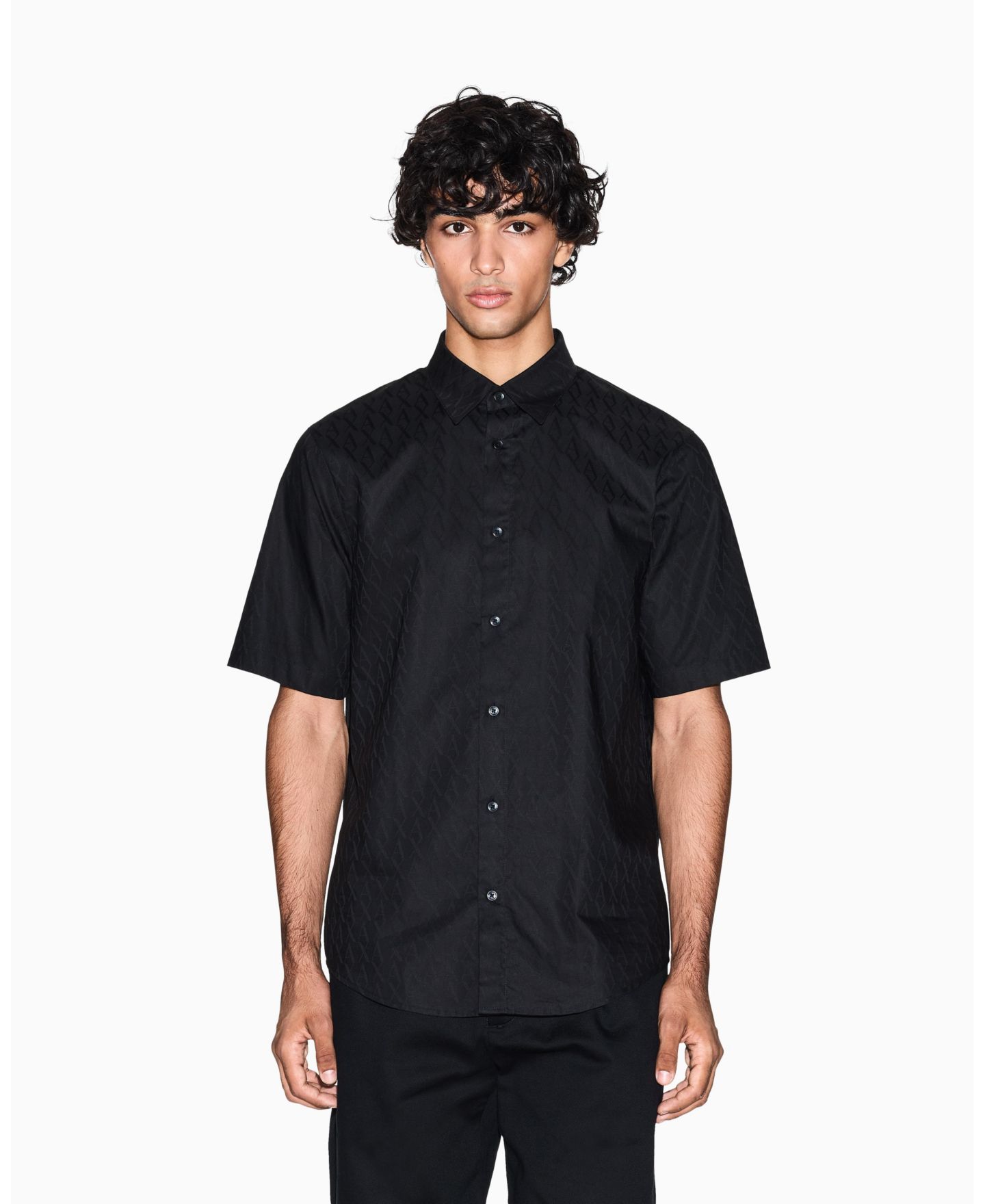 Мужская рубашка A|X Armani Exchange Short Sleeve Cotton Jacquard Allover Logo Woven, цвет: Чёрный — фото 1