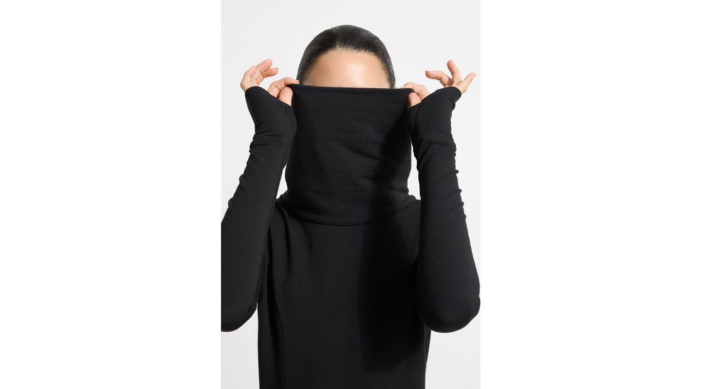 Женское платье Marcella Lisa Oversized-Collar Thumbhole Long-Sleeve Sweatshirt, цвет: Чёрный — фото 5