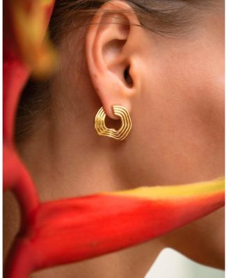 Nara Wave Stud Earrings