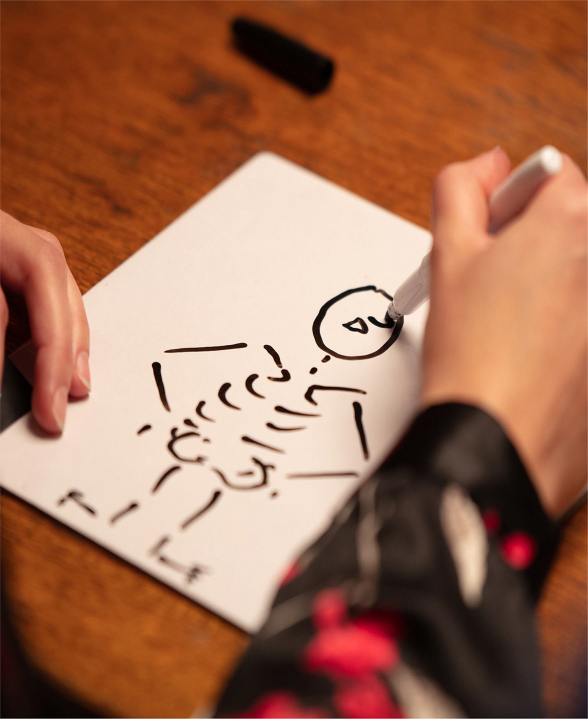 Bezzerwizzer Studio Get A Hint Party Game In Multi