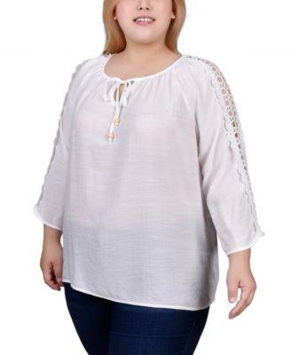 Plus Size 3/4 Sleeve Crochet Detail Top