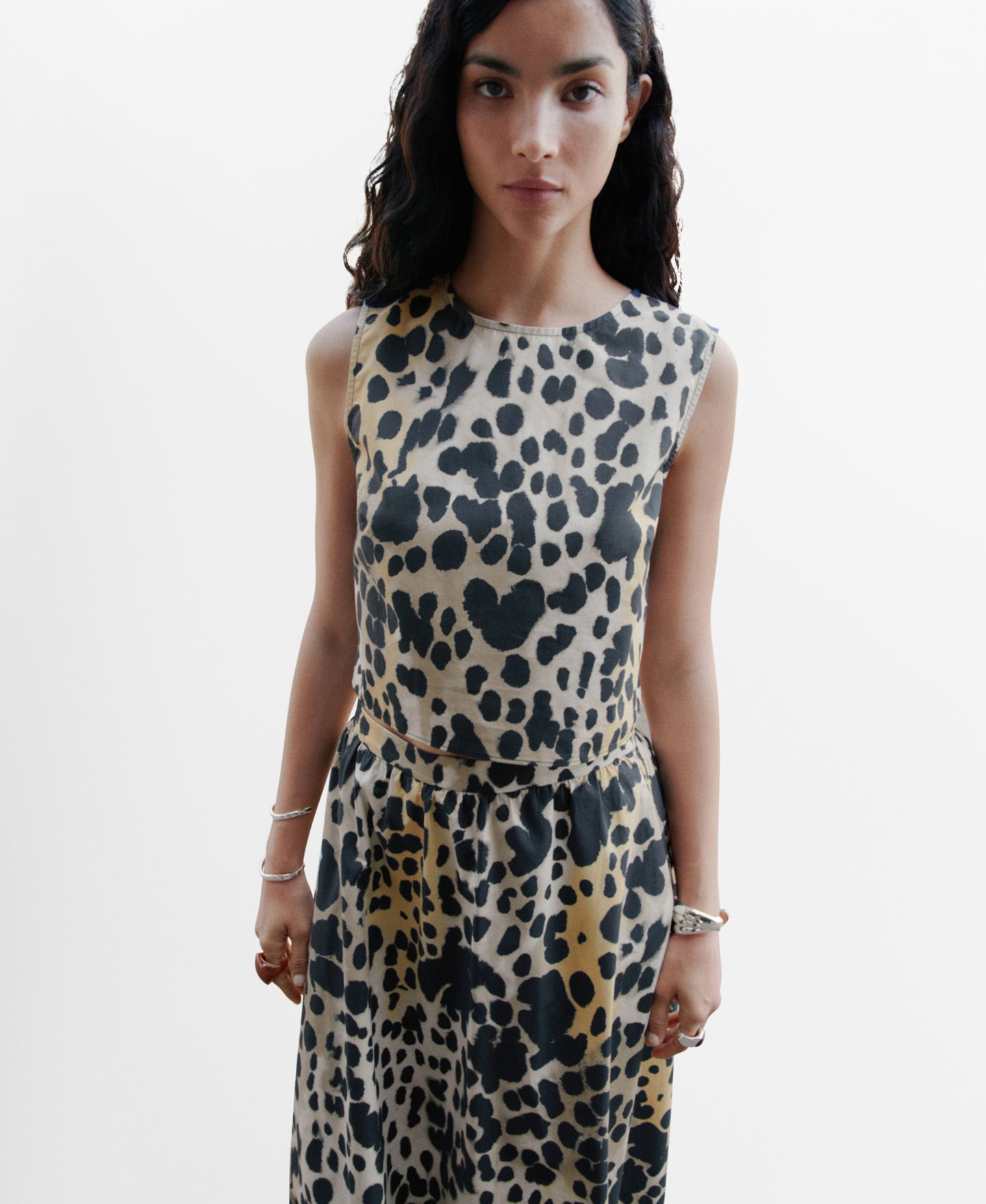Женский топ Mango Animal-Print Cotton Crop, цвет: Чёрный — фото 3